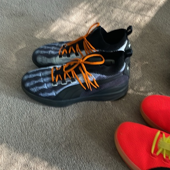 3 pairs of Puma basketball shoes - Picture 4 of 8